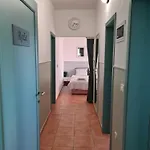 & Roza Peroj