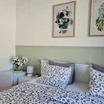 & Roza Πανσιόν Peroj