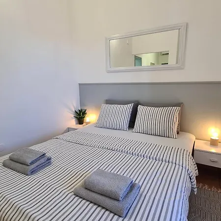 & Roza Πανσιόν Peroj
