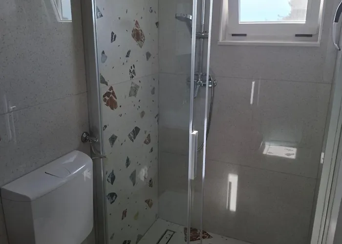 Apartment&rooms Roza Peroj