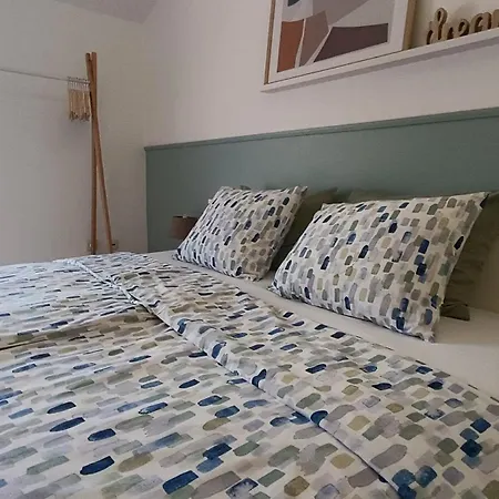 & Roza Guest house Peroj