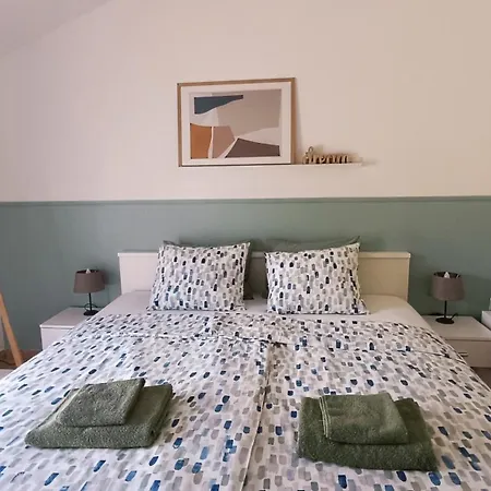 & Roza Guest house Peroj